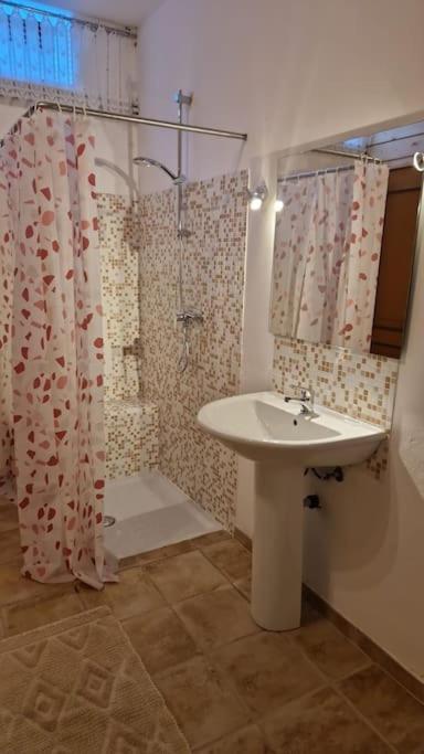 Villa Degli Ulivi Tivegna Екстериор снимка