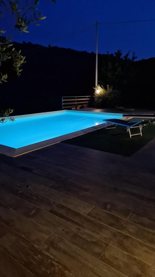 Villa Degli Ulivi Tivegna Екстериор снимка