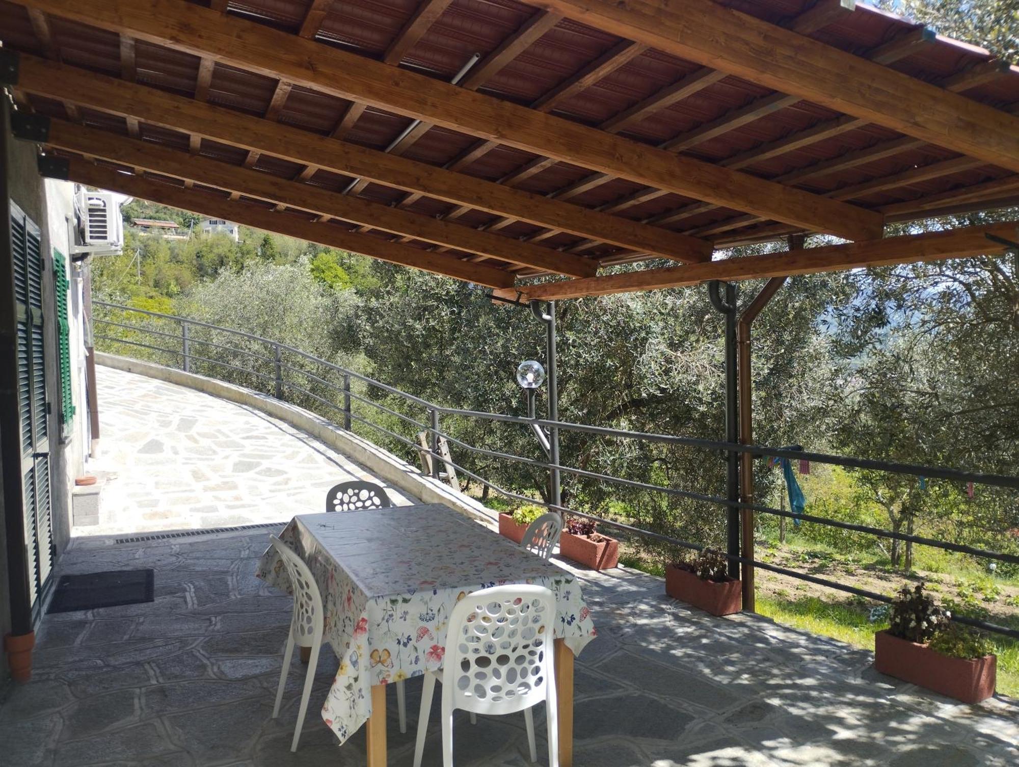 Villa Degli Ulivi Tivegna Екстериор снимка